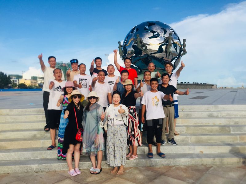 　　放飛心情，感受*美旅行